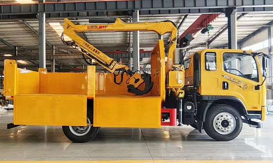 XDEM Máquina hidráulica con tracción a cuatro ruedas de agarre y transporte para camiones de madera con cubo para uso agrícola