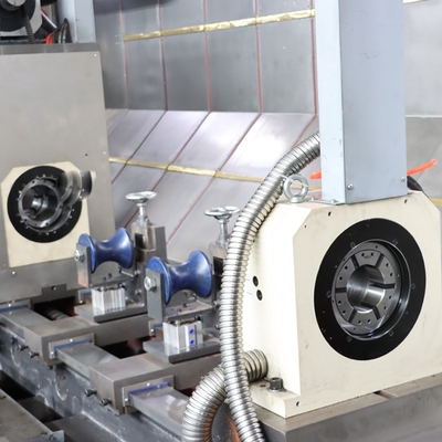 Torno CNC hidráulico XDEM SCK160-3000 con centro de torneado de doble husillo